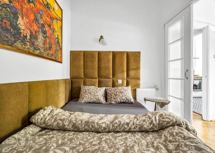 Walecznych 47 By Homeprime ワルシャワ